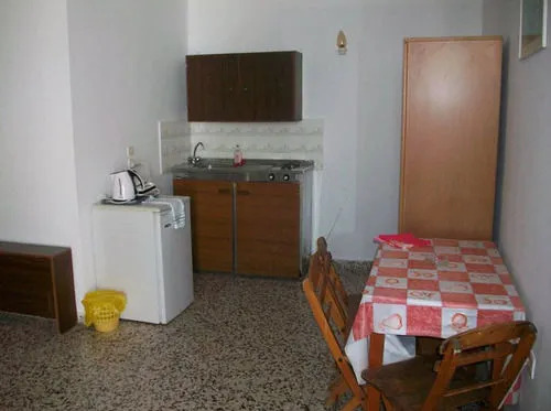 Sarris Studios & Apartments
