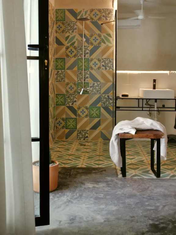 FIXIE LOFTS - Colonial Villa Suites with Pool
