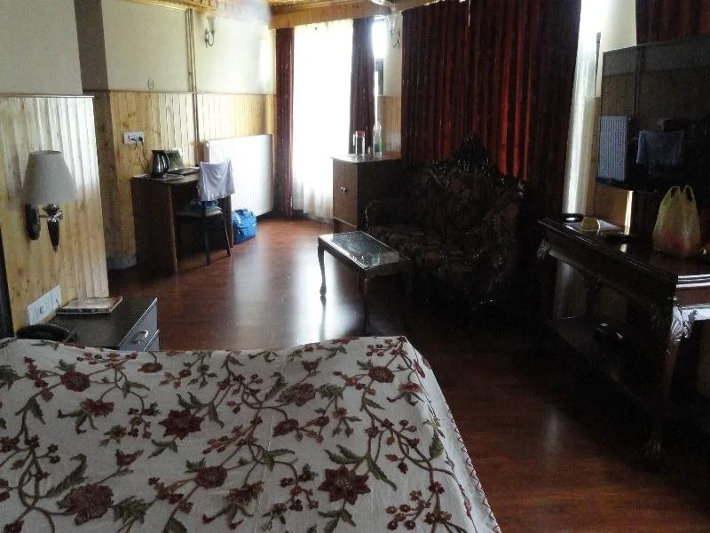 Green Acre Hotel