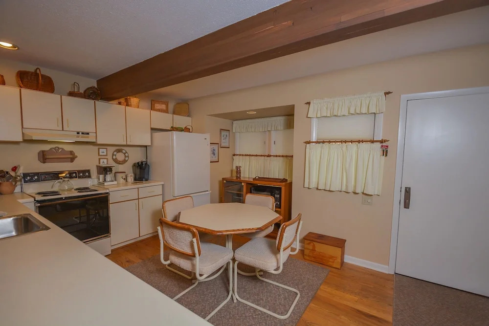 Villages of the Wisp Lakeview Court 2 Bedroom Townhome #39