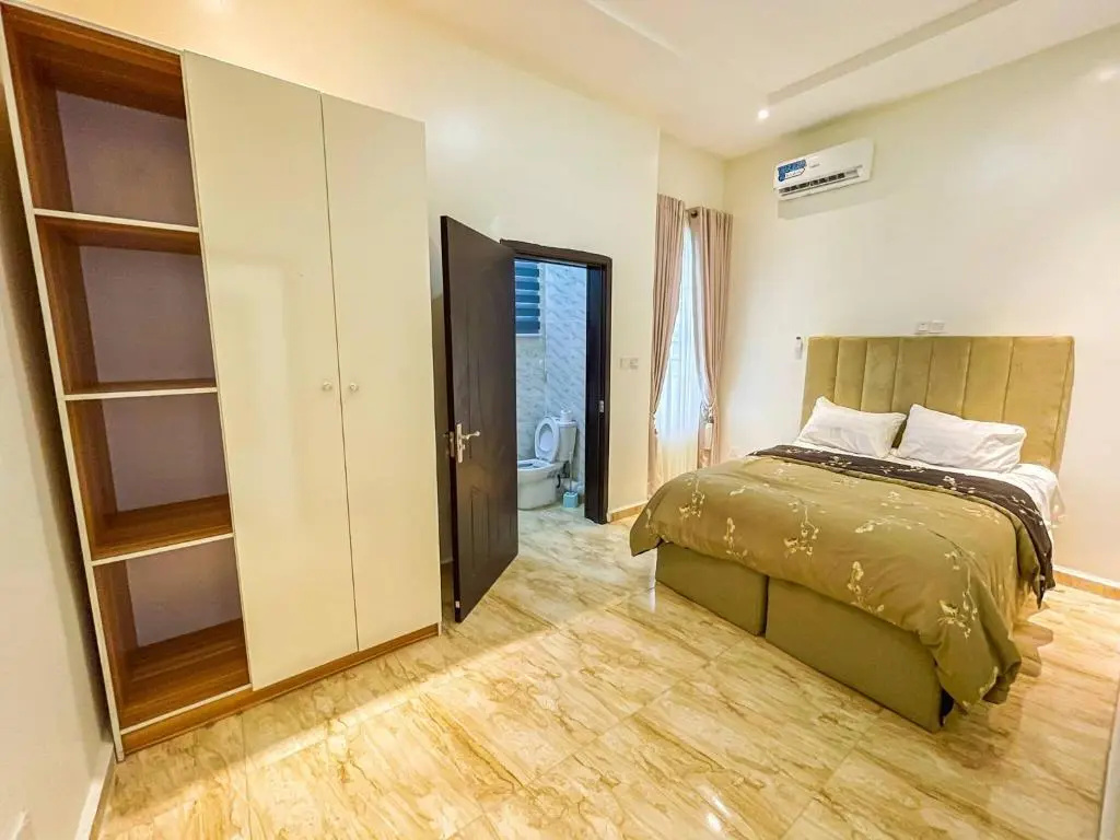 4 Bedroom Luxury Entire Apartment With Wifi