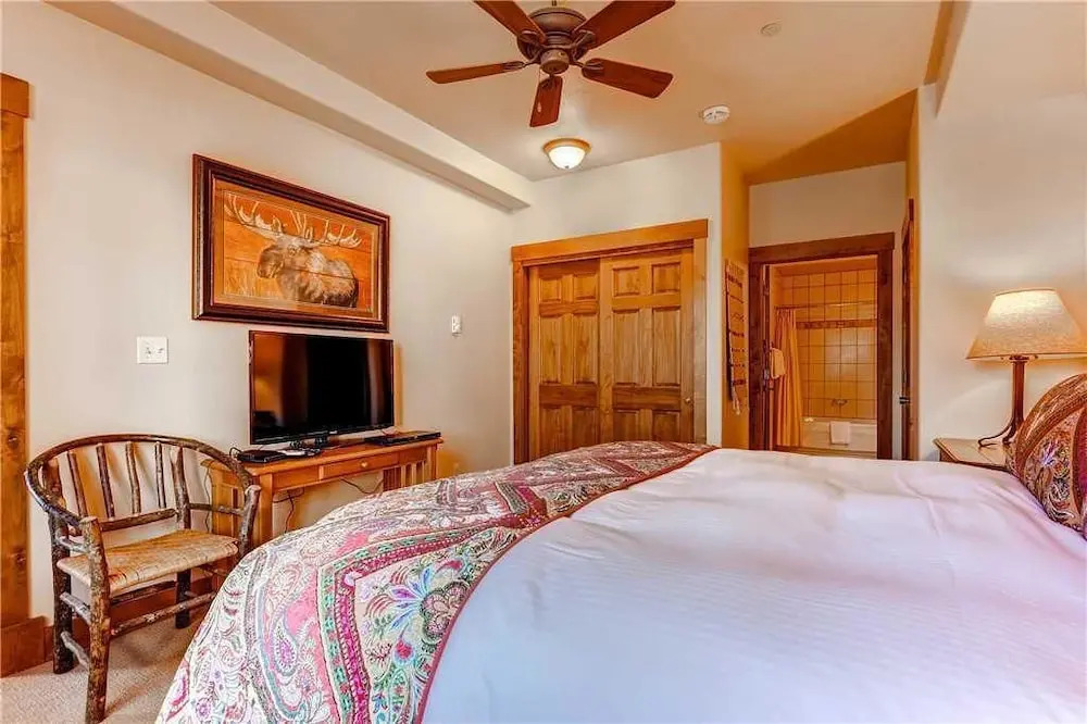 Tl2212 Stunning Condo with Private Balcony Overlooking the Pool