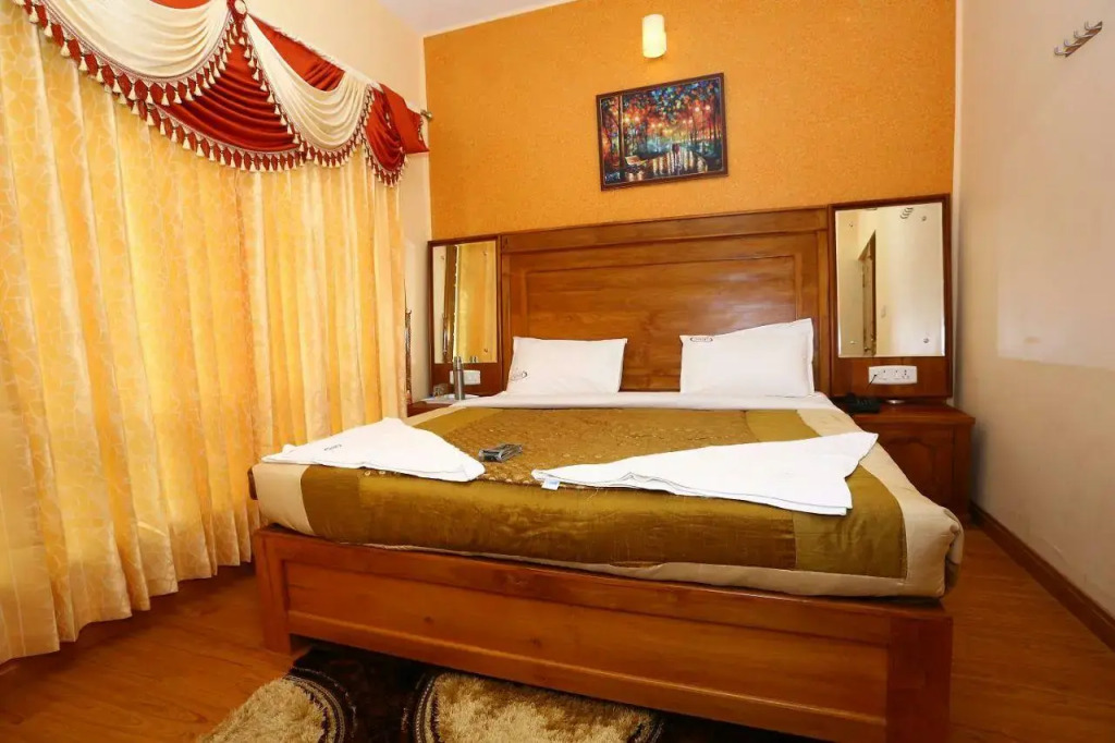 Lagana MMR Holiday Inn