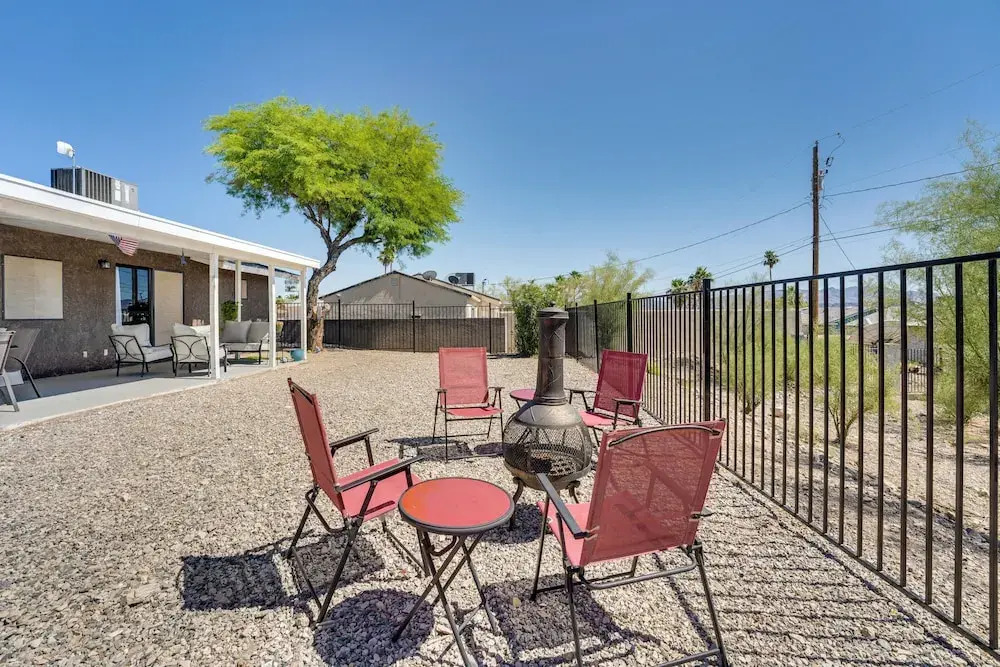 Pet-friendly House ~ 2 Mi to Lake Havasu Beach!
