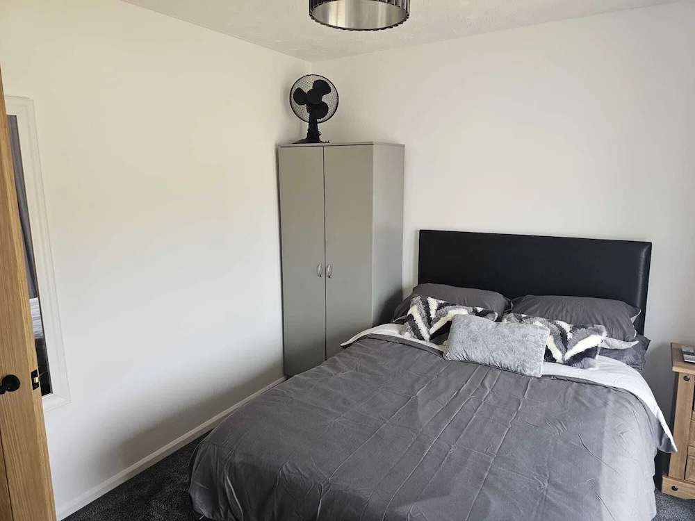 3-Beds Sleeps 6 Walking distance to Castle & Town