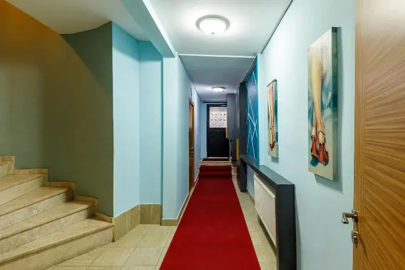 Senior Pera Suites