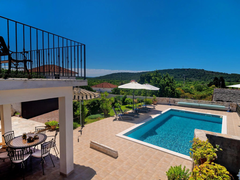 Modern Villa in Grohote With Pool