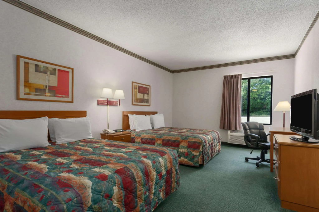 Days Inn by Wyndham Jefferson City
