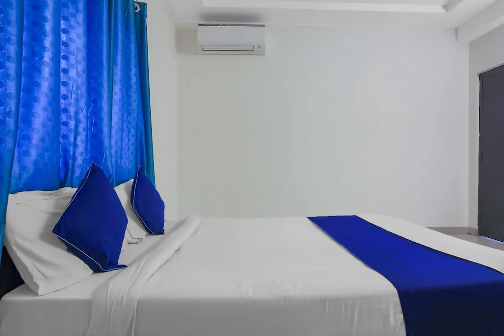 OYO 24138 SilverKey Shri Homes