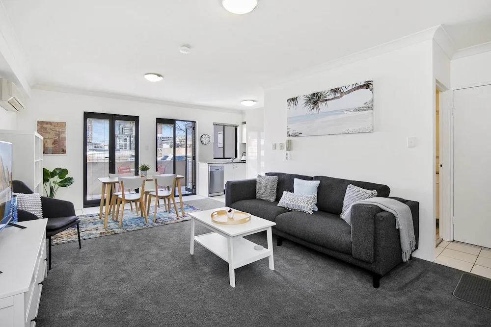 HOLT1 - Crows Nest -Holtermann Street