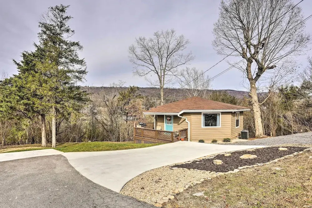 Picturesque Cottage in the Heart of Trenton