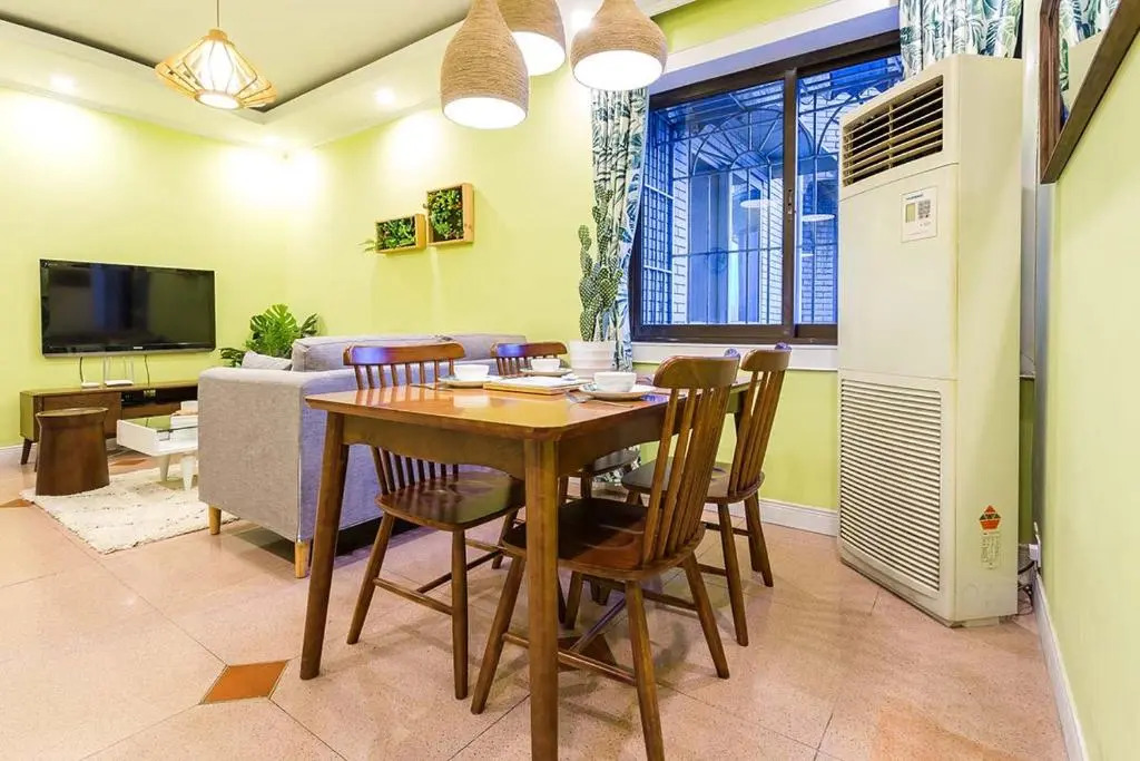Chongqing Yuzhong·Hongya Cave· Locals Apartment 00134800