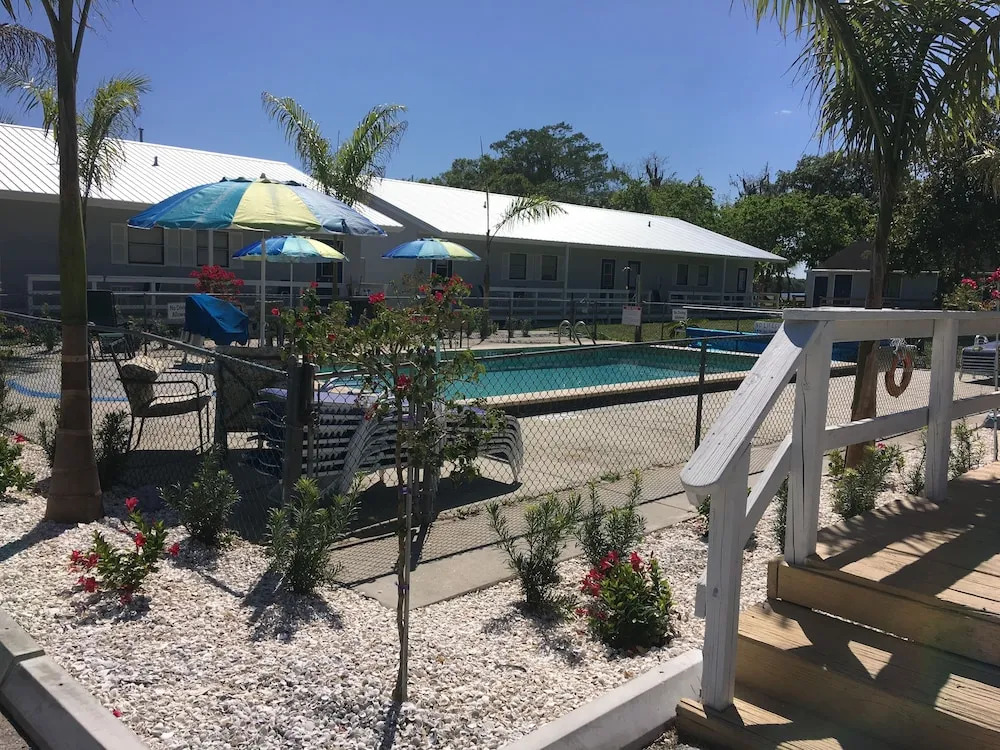 The Inn At LaBelle Yacht Club
