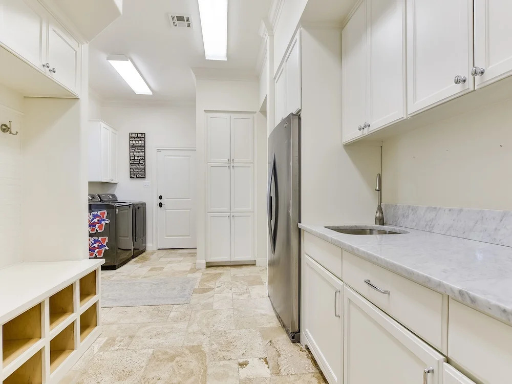The Arrive Vista Estate Above Lake Austin 5 Bedroom Home