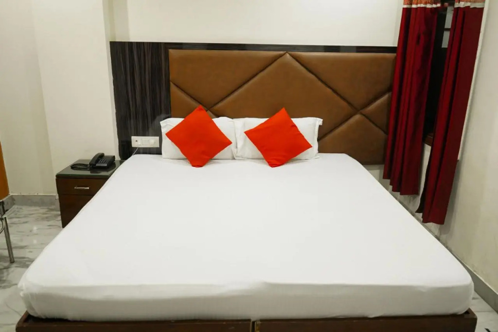 Hotel S & B East Inn - Patel Nagar