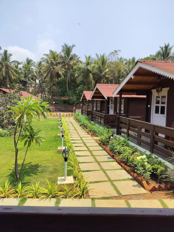 B R Cottages, 200 meters from Patnem Beach