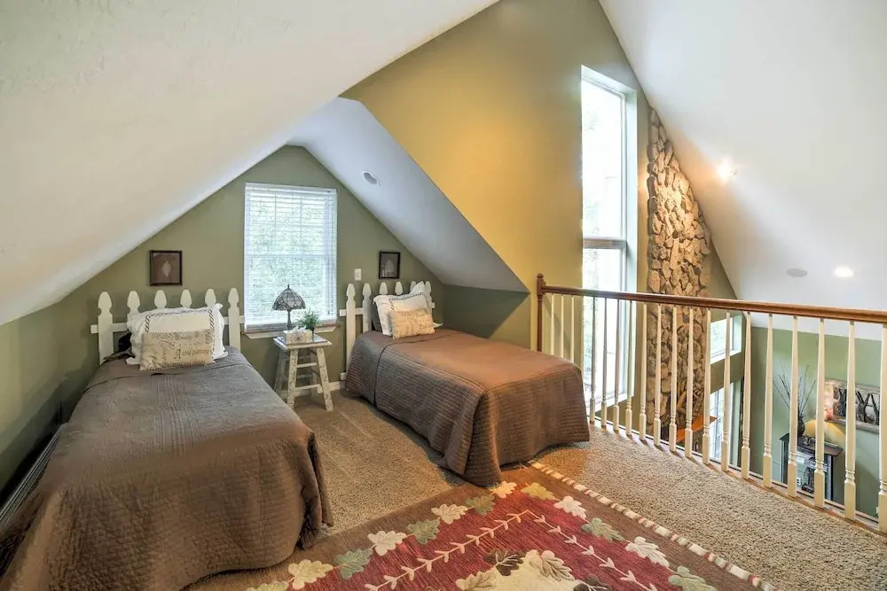 Hot Tub & Wooded Views: Lakefront Blue Eye Cottage