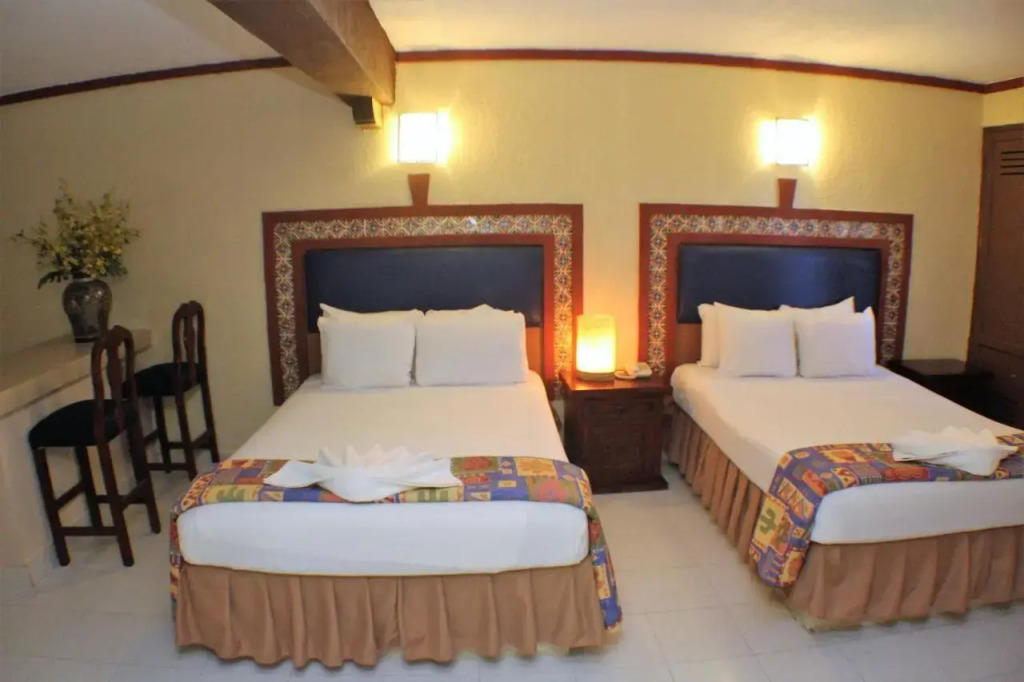 Suites Cancun Center