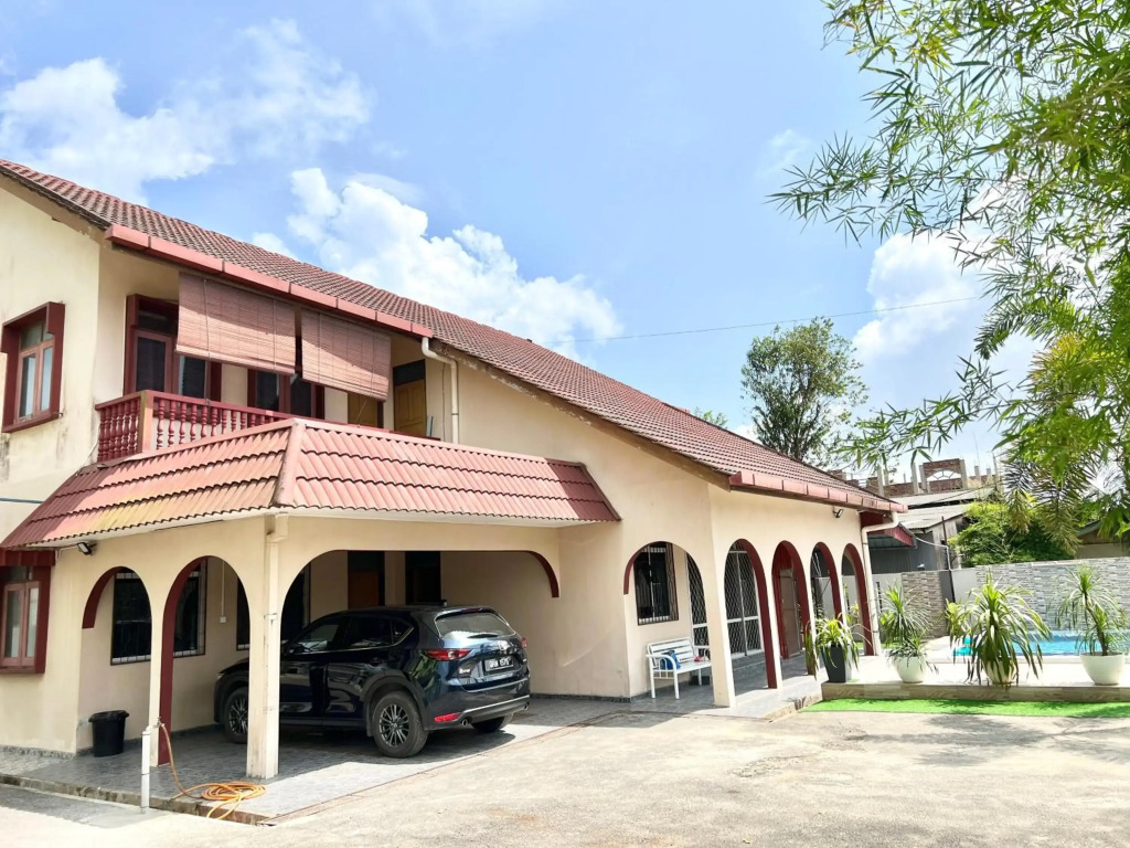 Teratai Homestay Batu Buruk