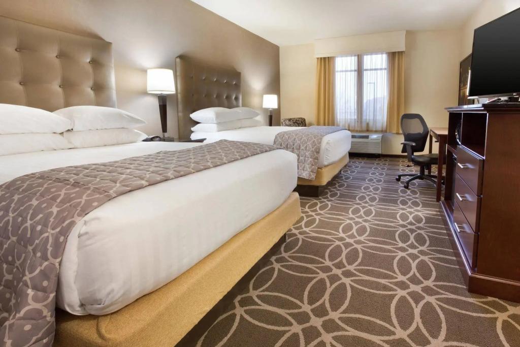 Drury Inn & Suites Louisville North