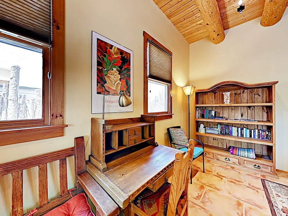 New Listing! Modern Adobe Condo W/ Fireplace Condo