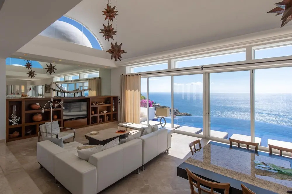 Elegant 6 Bedroom Villa With Amazing Ocean Views: Villa Clara Vista