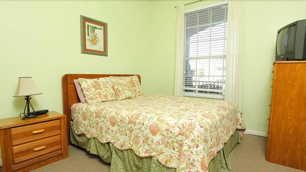 2300 Butterfly Palm Way 204