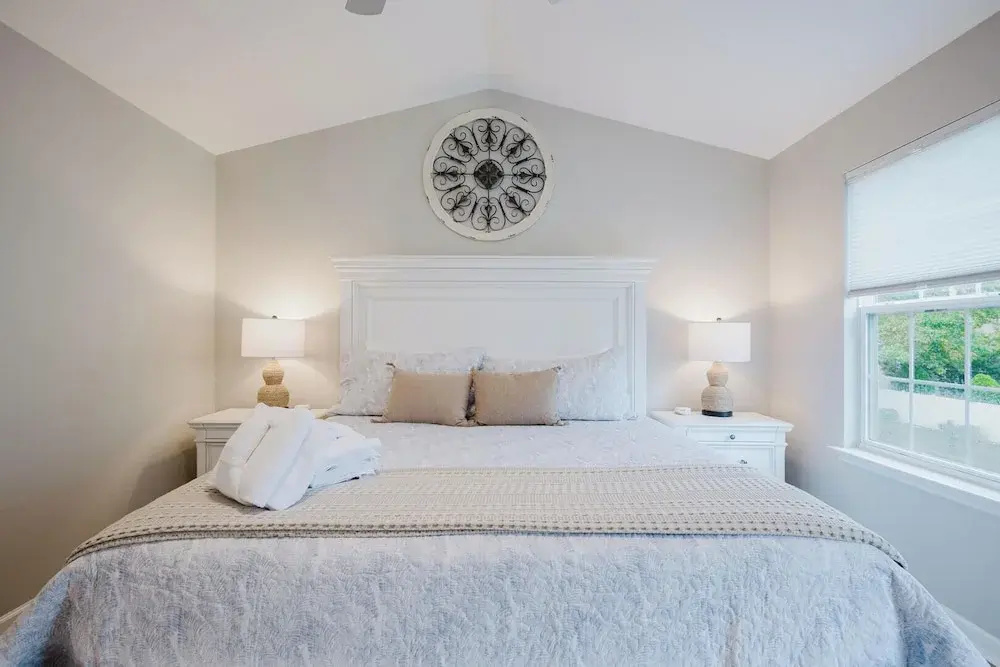 Lowcountry Lodge! In the Heart of Historic Old Town Bluffton SC