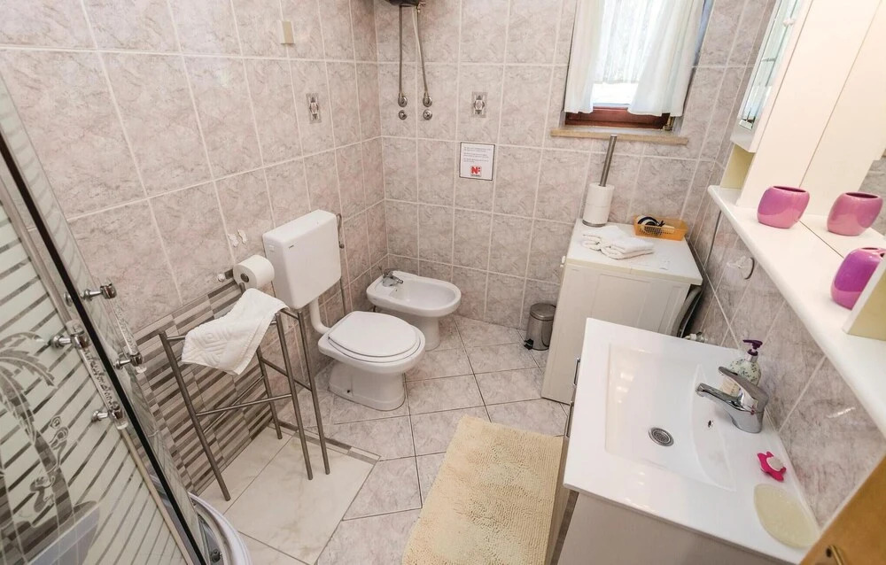 Beautiful Home in Matulji With Wifi and 2 Bedrooms