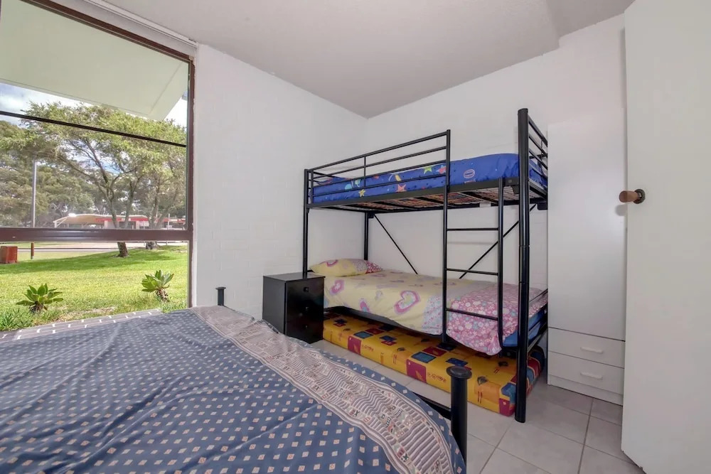 Villa Ellisa, Unit 1/10 Columbia Close