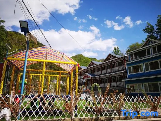 wulingshanLongmai Fengqing Holiday Hotel