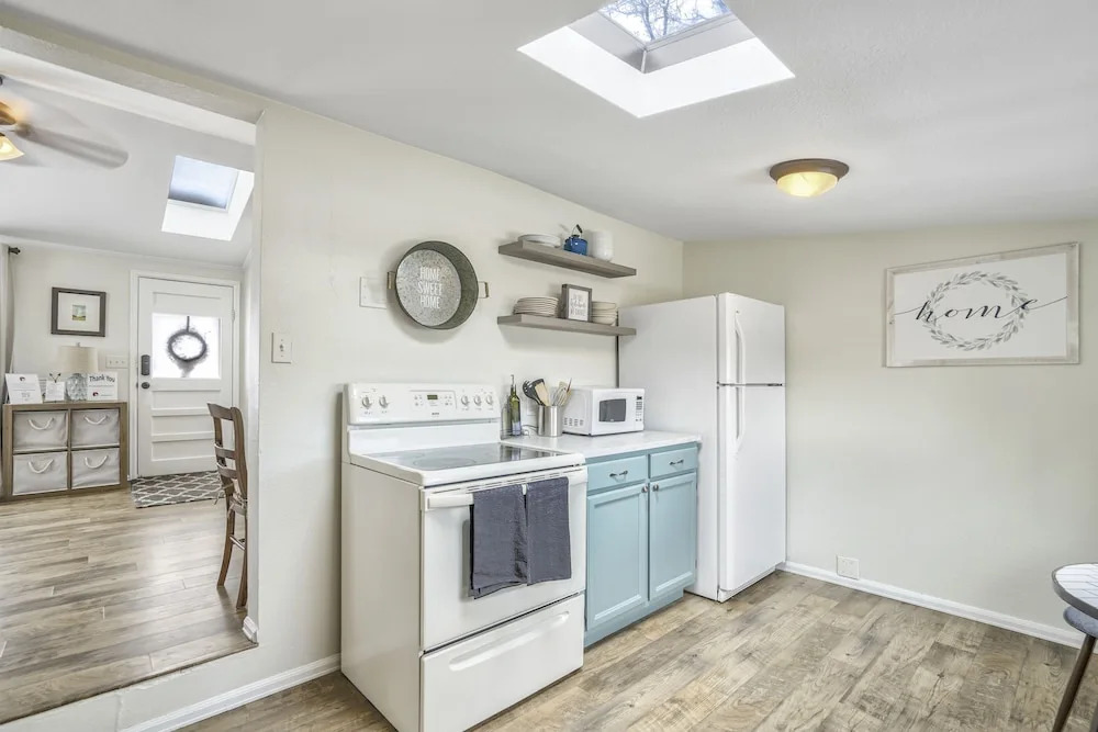 Modern Home w/ Patio Near Garden of the Gods!