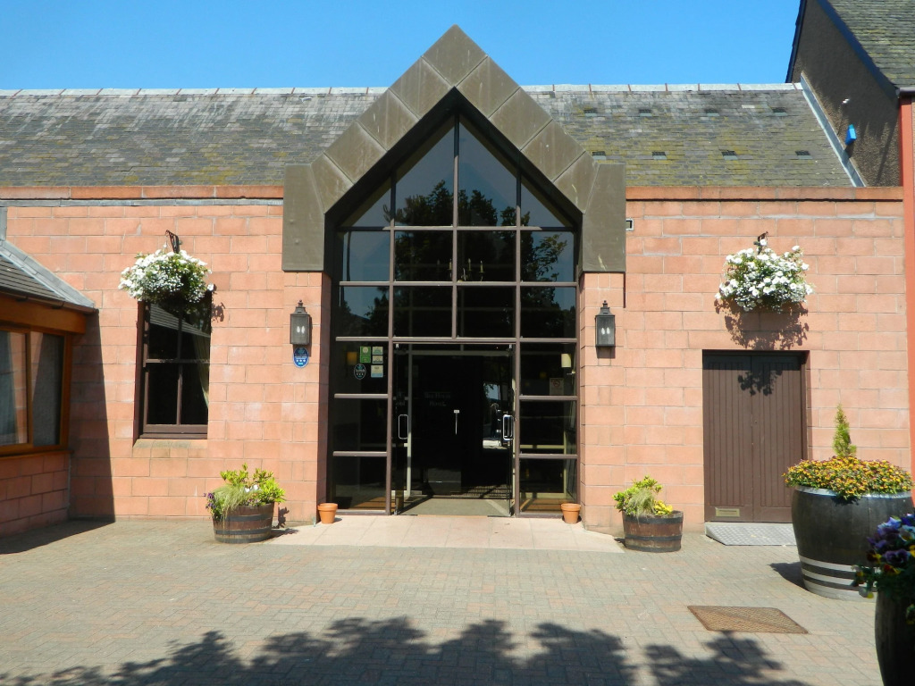 Red House Hotel