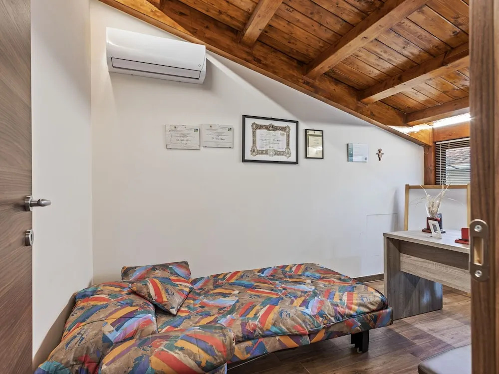Engaging Apartment in Messina With Balcony