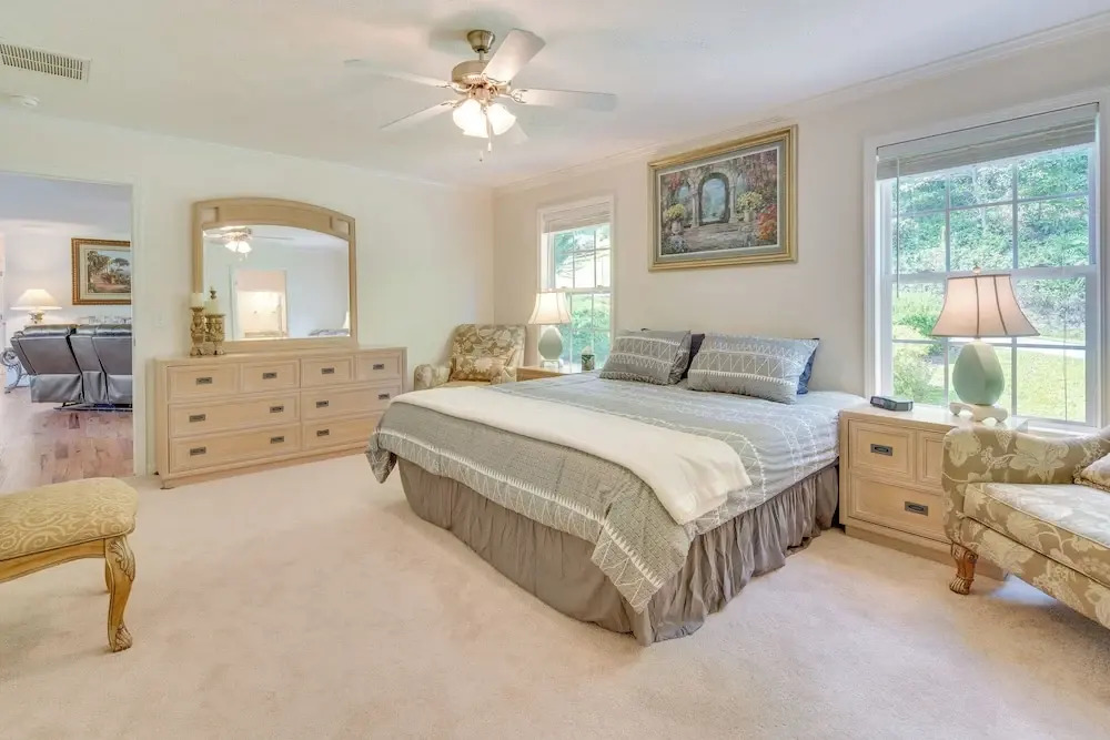 Hendersonville Retreat w/ Mtn Views & Deck!