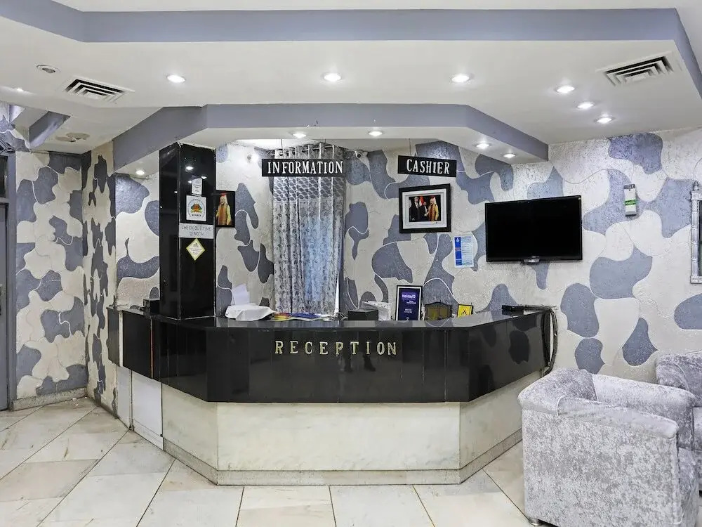 Hotel Mid Town By OYO Rooms