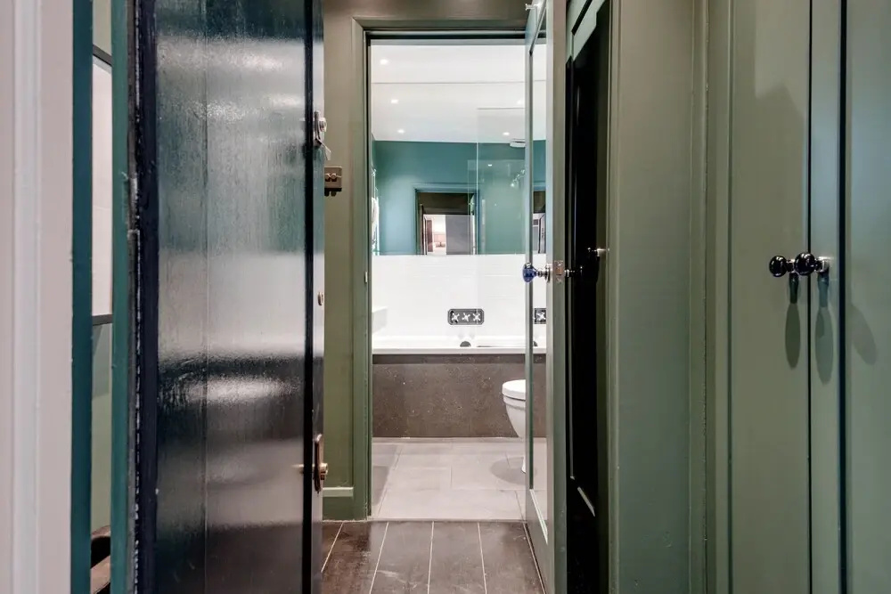 Chic Chelsea Home near South Kensington by UnderTheDoormat