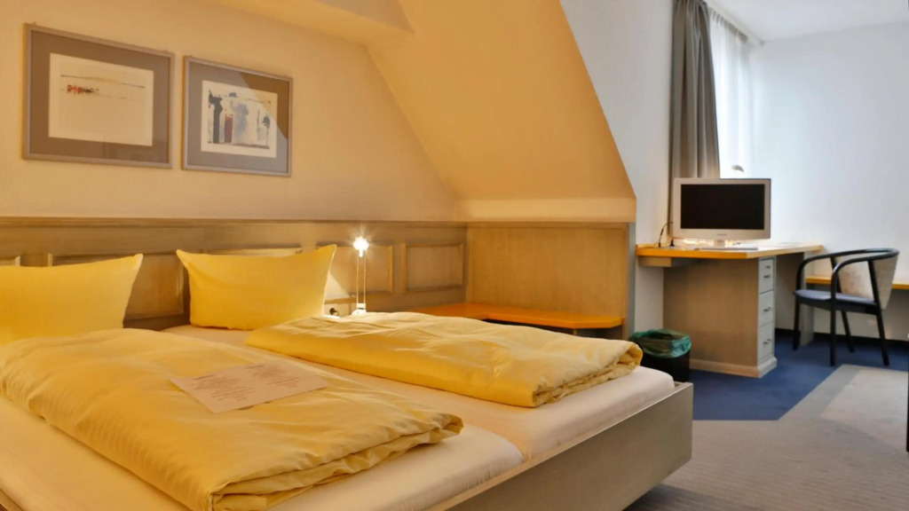 Avenue Hotel