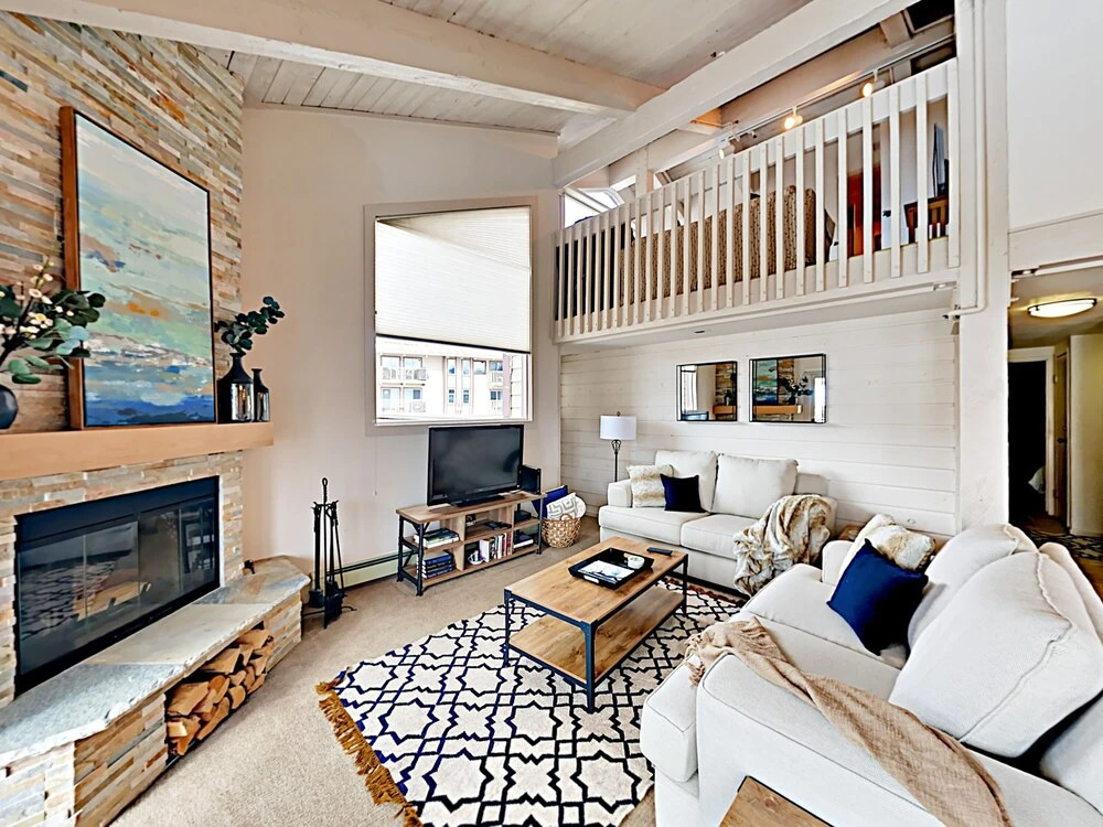 55 Upper Woodbridge - 3 Br Condo