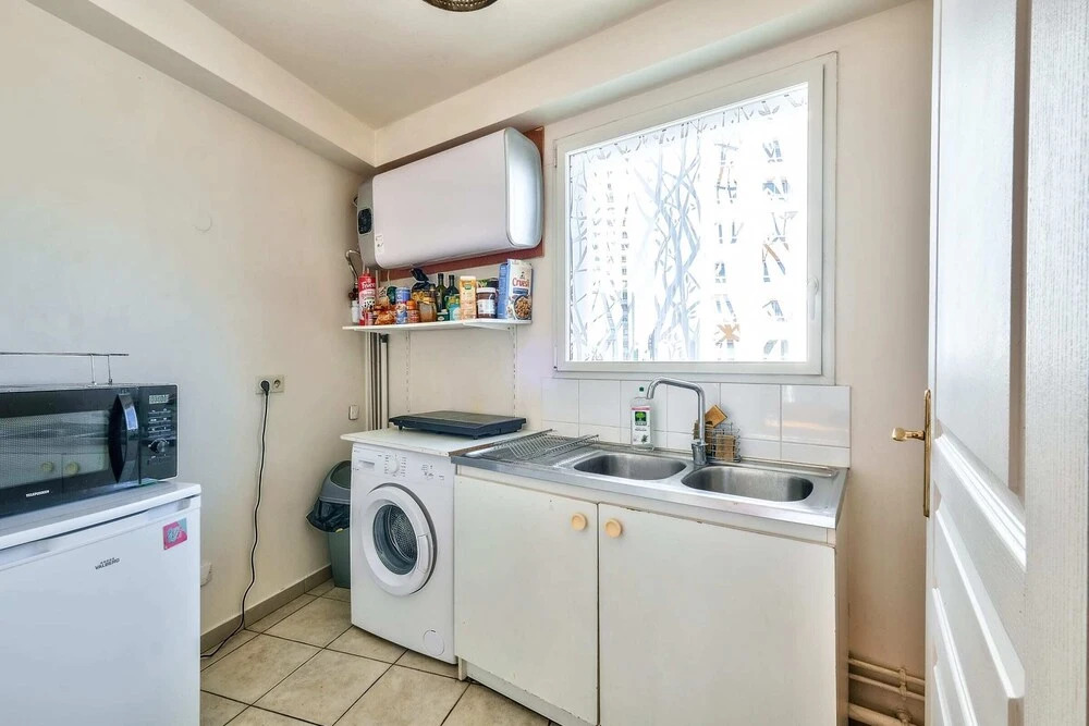 Nice 2 Room Apartment in Paris