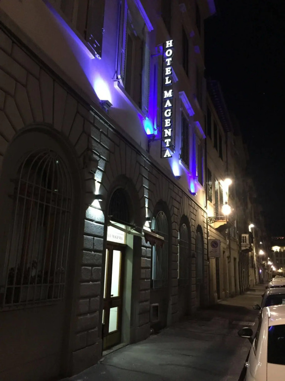 Hotel Magenta