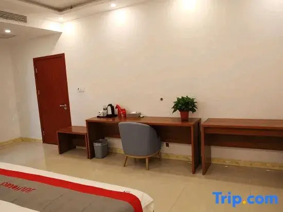 Yiyi Chain Hotel (Tai'an High-speed Railway Auto Parts City Branch)