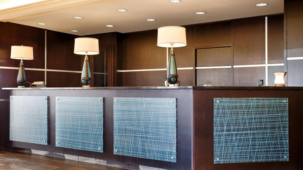 Best Western Plus Midwest Inn