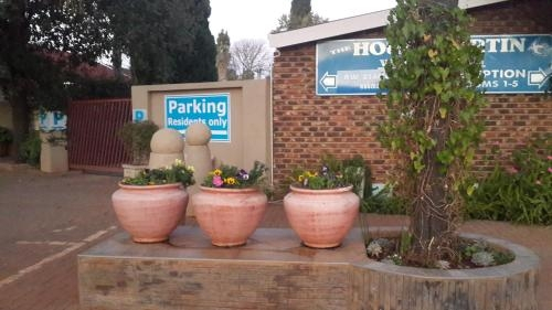 Housemartin Guest House
