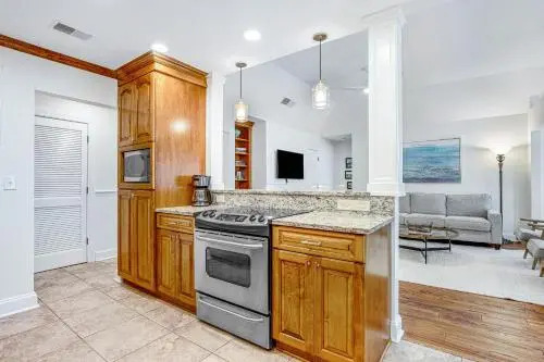 4712 Tennis Club Villa
