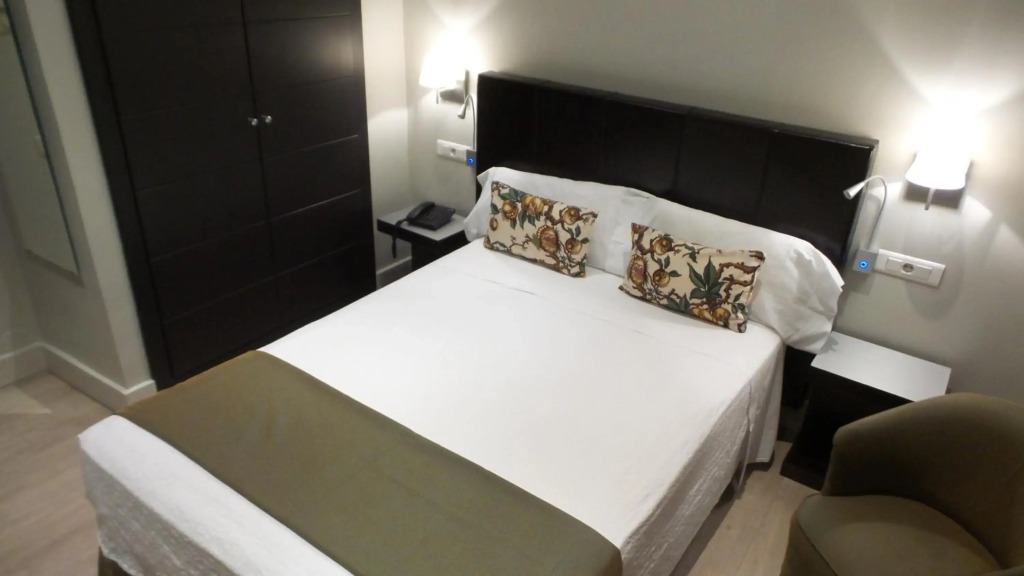 Hotel Moderno Puerta del Sol