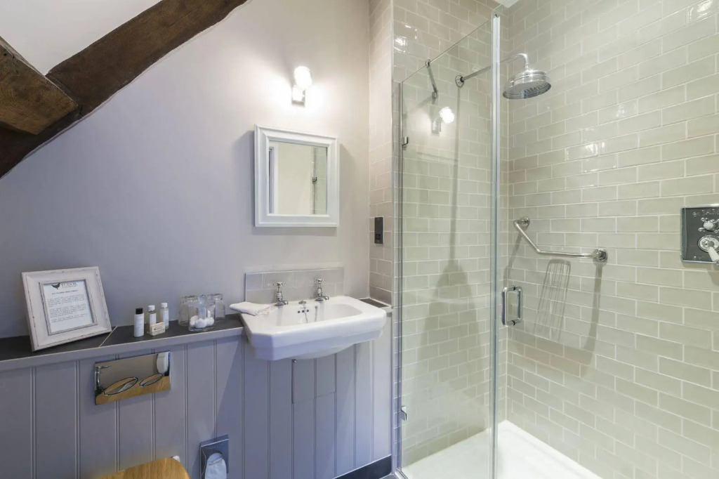 Tudor Farmhouse Hotel
