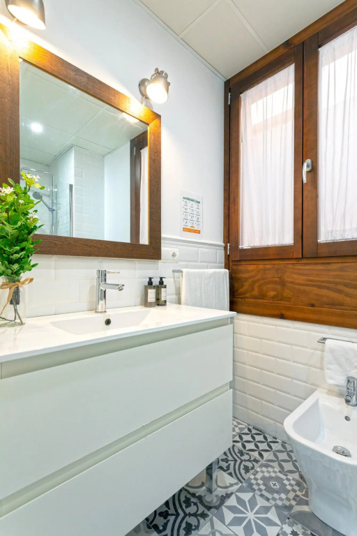 Beautiful one-bedroom apartment near the Cathedral. Zacatin 301