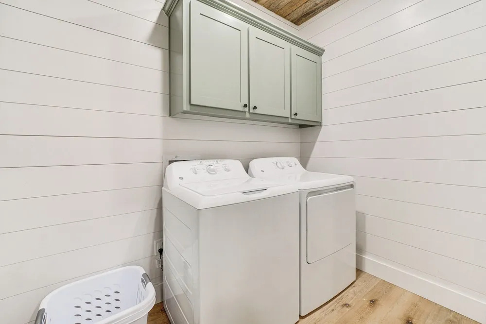 Broken Bow Cabin w/ Hot Tub & Covered Deck!