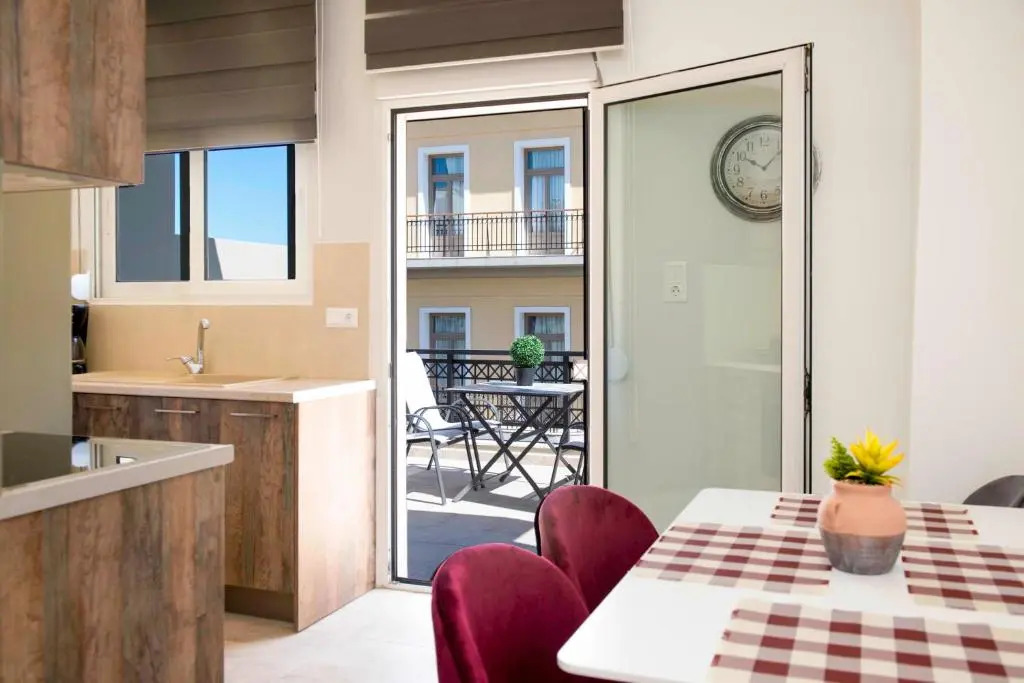 Comfy Central 1 Bedroom Apt with Terrace and View